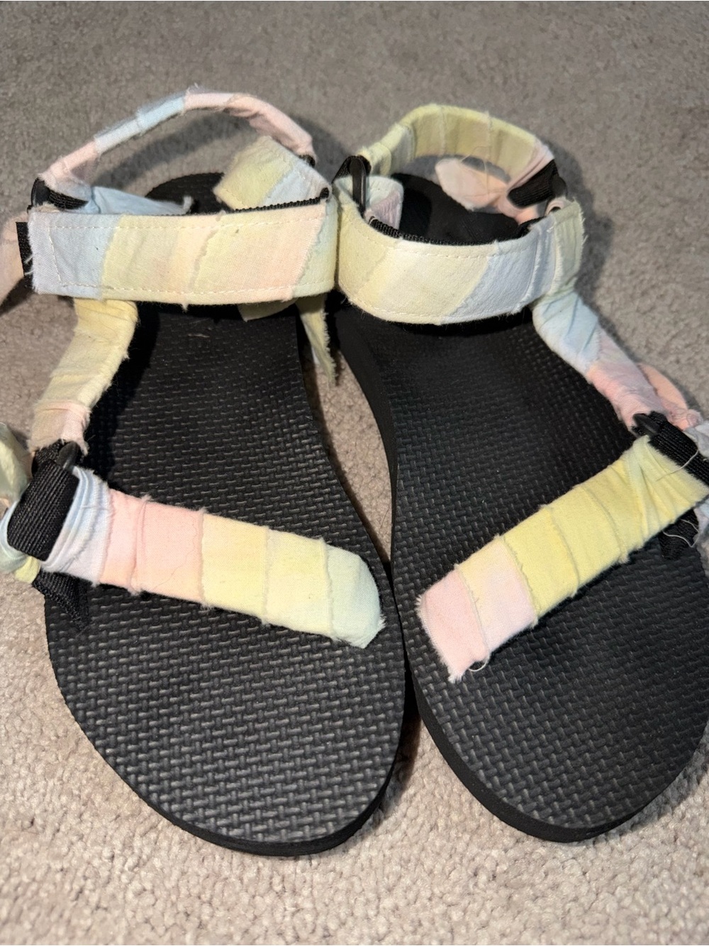 NWOT Arizona Love tie-dye sandals